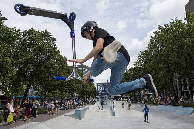 Skaters leefden zich uit tijdens de opening van Skatepark Westblaak.